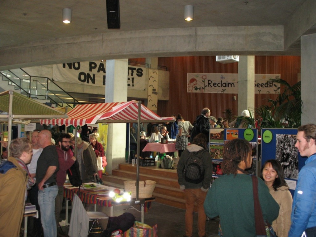 BG stand